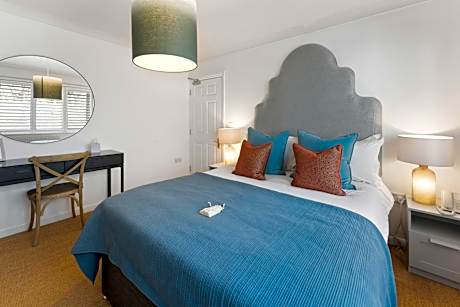 Family Apartment (2 Adults + 3 Children)