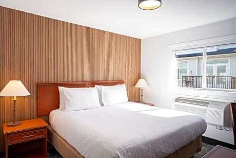 King Room - Non-Smoking