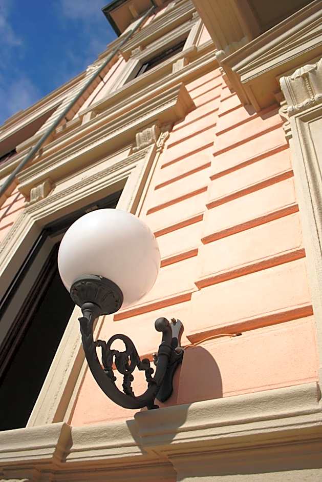 Villa Tina Hotel