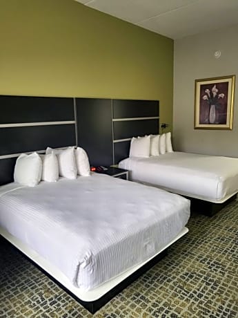 Queen Room with Two Queen Beds and Walk-In Shower - Non-Smoking
