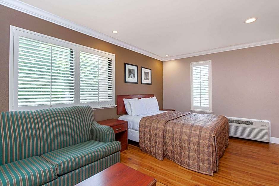 Days Inn by Wyndham San Francisco S/Oyster Point Airport