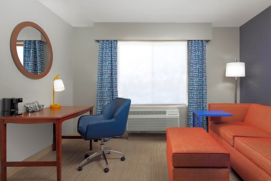 Newly Renovated - Hampton Inn Medford