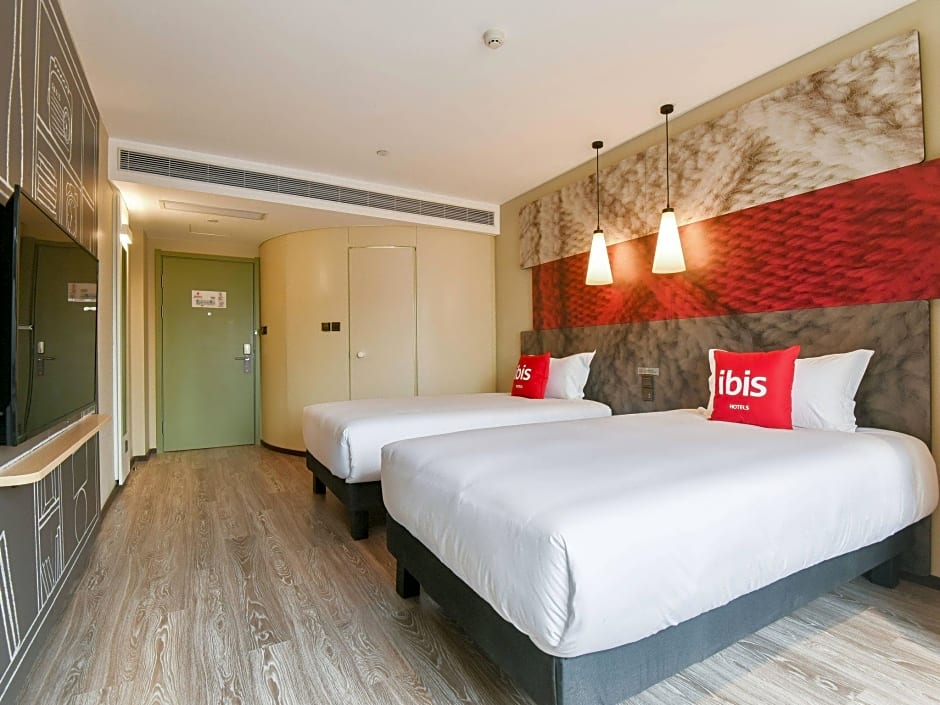 Ibis Xi'an Xingqing Palace Park Hotel