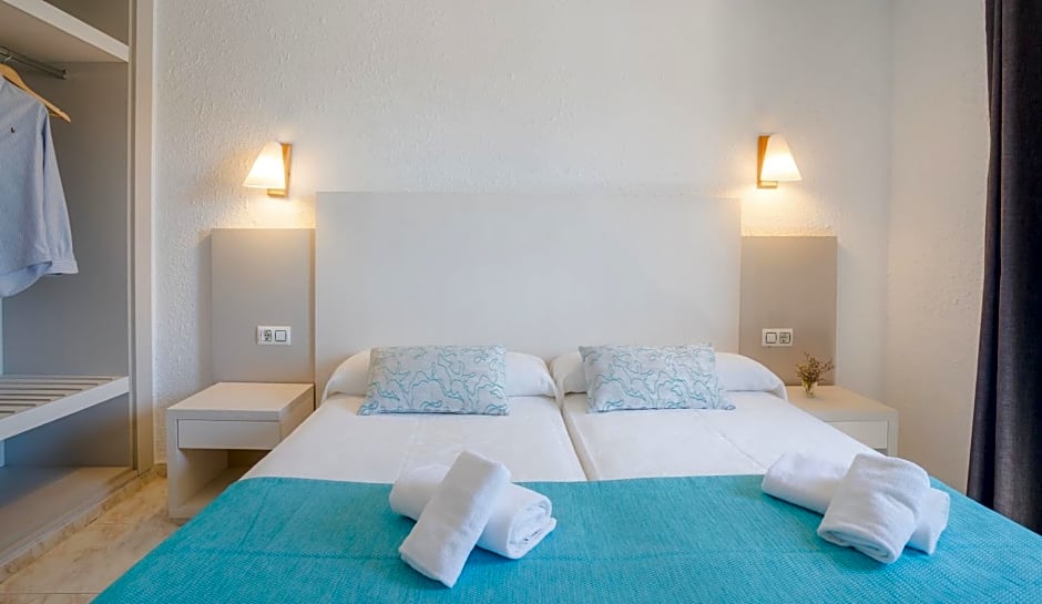 Apartamentos Lentiscos by MIJ