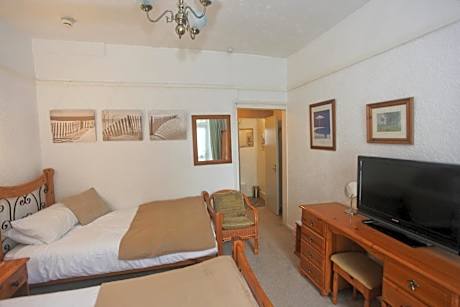 Twin Room with Shower