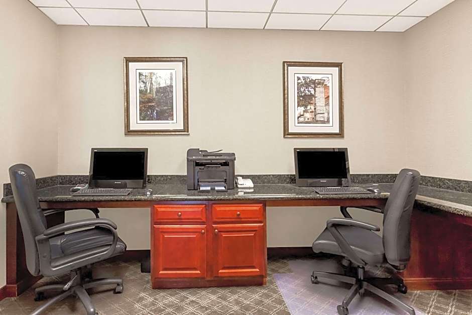 Independents Lexington Expo Hotel By IHG