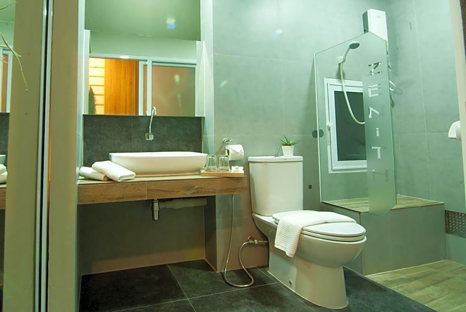 The Zenith Residence Hotel (SHA Extra Plus)