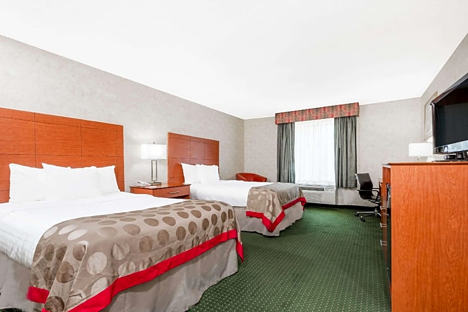 Ramada by Wyndham Lexington North Hotel & Conference Center