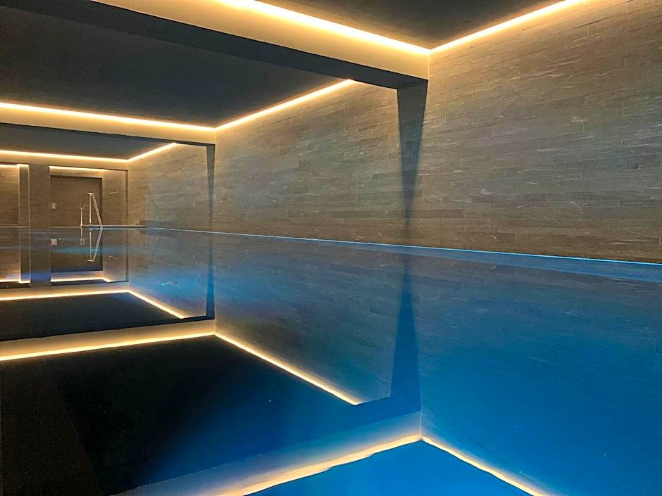 LOEV - VELA Hotels