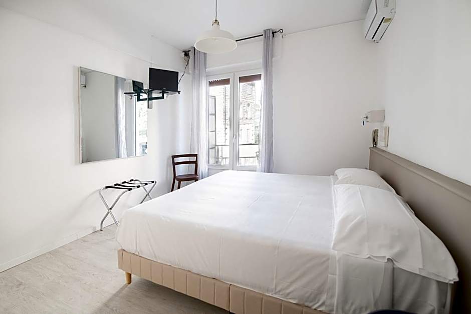 Photo 1 of 32 of Hotel Europa