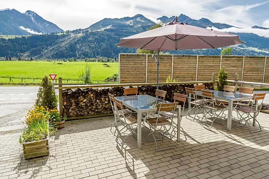 Praga Apartments & Restaurant Zell am See-Kaprun