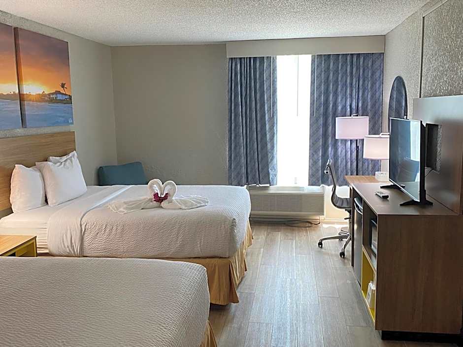Days Inn & Suites by Wyndham Fort Pierce Midtown