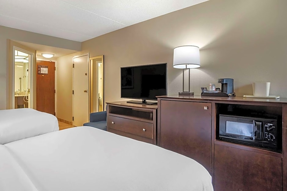 Comfort Inn & Suites Newark - Wilmington