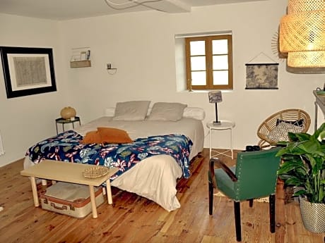 Quadruple-Panoramique-Salle de bain privée séparée-Vue historique-Chambre sous les toits