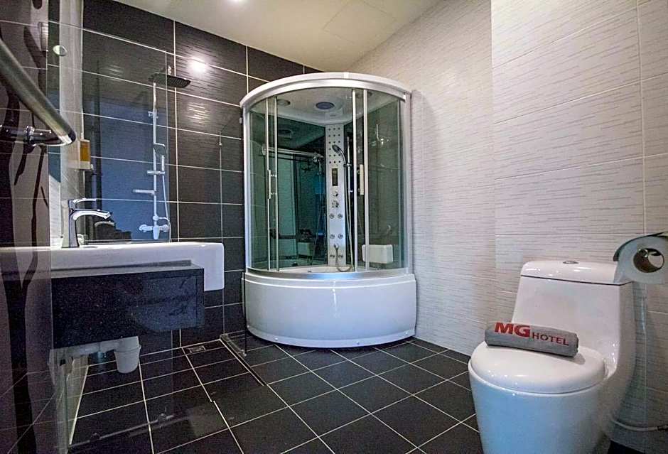 OMG Hotel