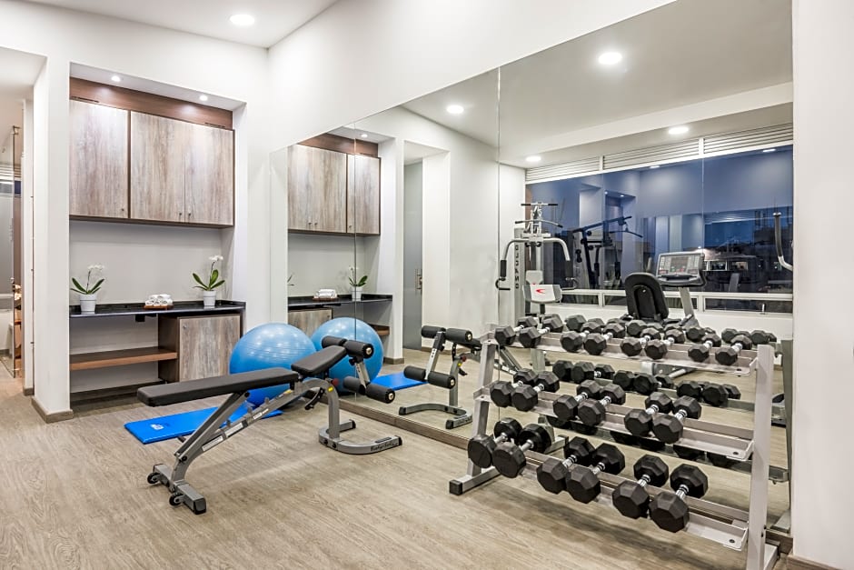 NH Bogota Urban 93 Royal