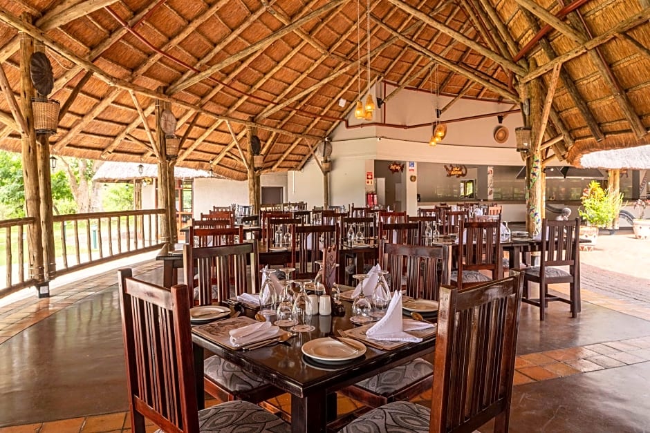Azambezi River Lodge