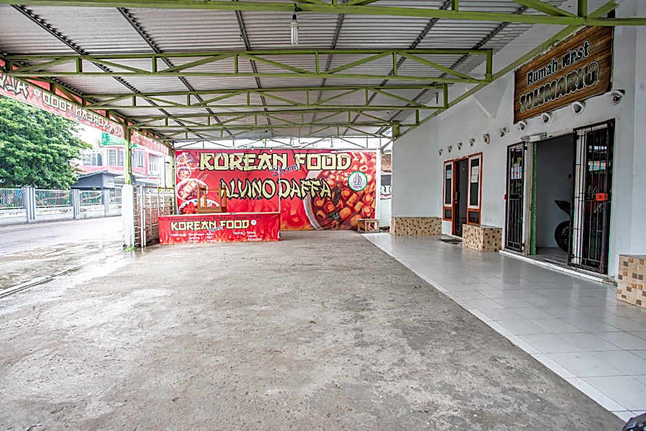 OYO Life 93403 Penginapan Adinda