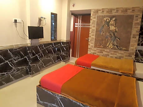 OYO Hotel Executive Inn