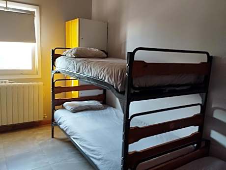 Bunk Bed in Mixed Dormitory Room