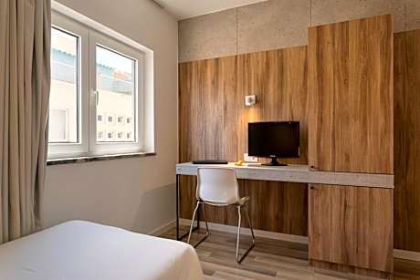 Themed Twin Room - Around the World