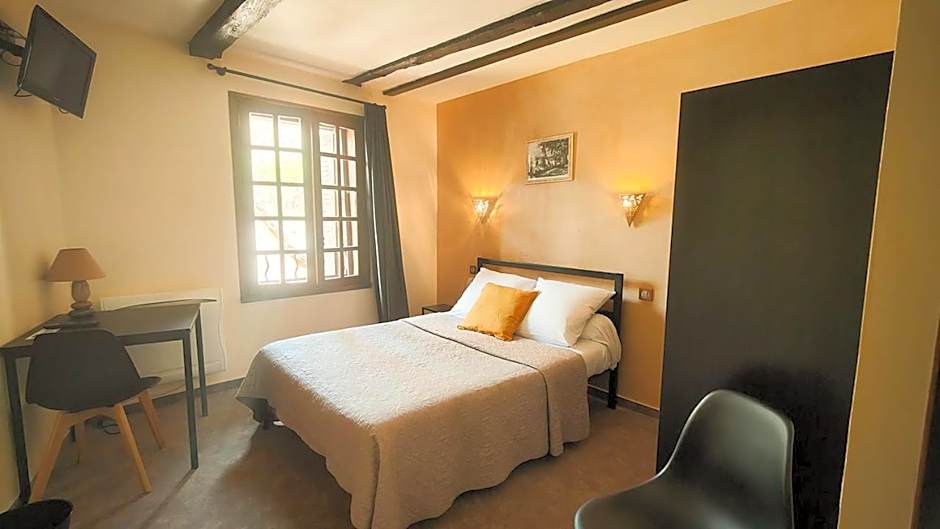 Photo 1 of 4 of Double Room