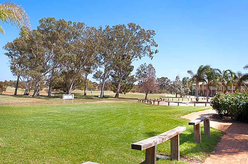 The Standpipe Golf Motor Inn