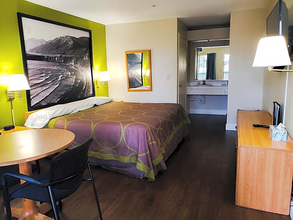 Super 8 by Wyndham Auburn