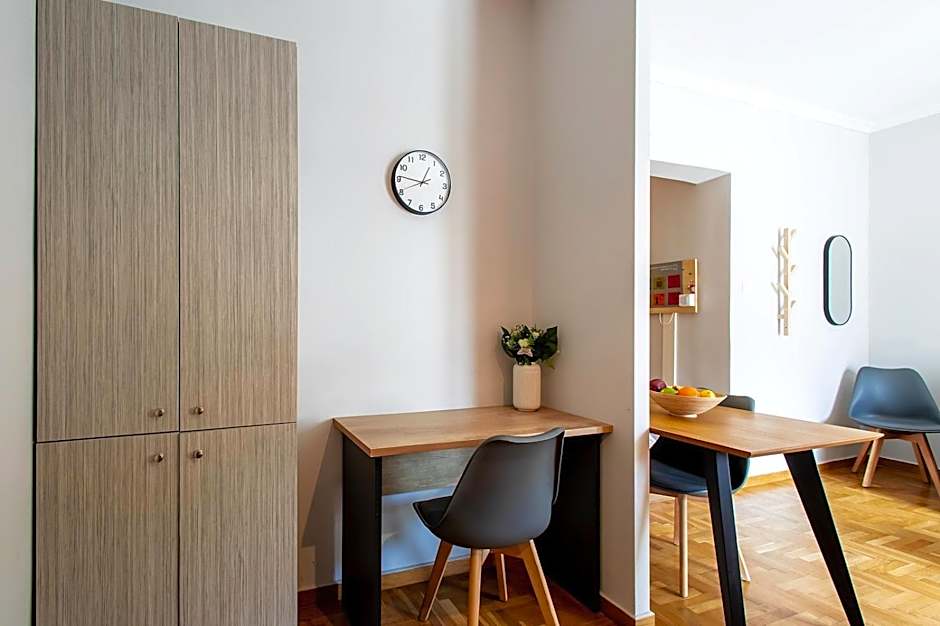 Aris123 by Smart Cozy Suites - Apartments in the heart of Athens - 5 minutes from metro - Available 24hr