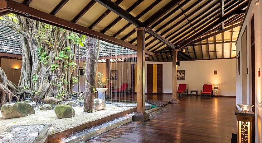 Adaaran Select Meedhupparu – 24 hours Dine Around Premium All inclusive