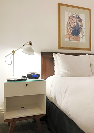 Small Double Bed (Private Bathroom)