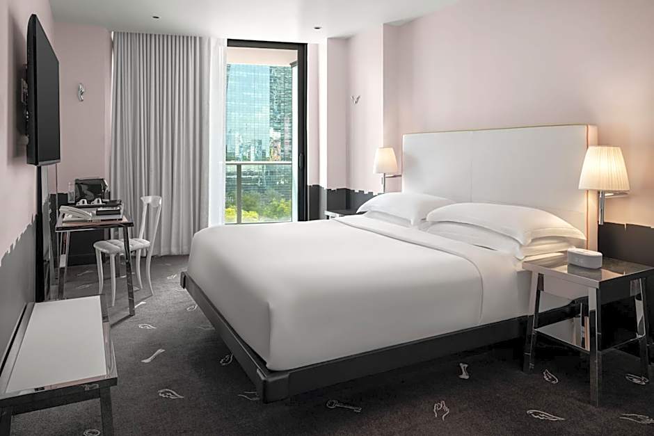 Dua Miami, Autograph Collection