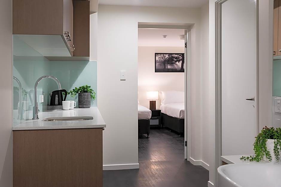 Ascot Budget Inn & Residences