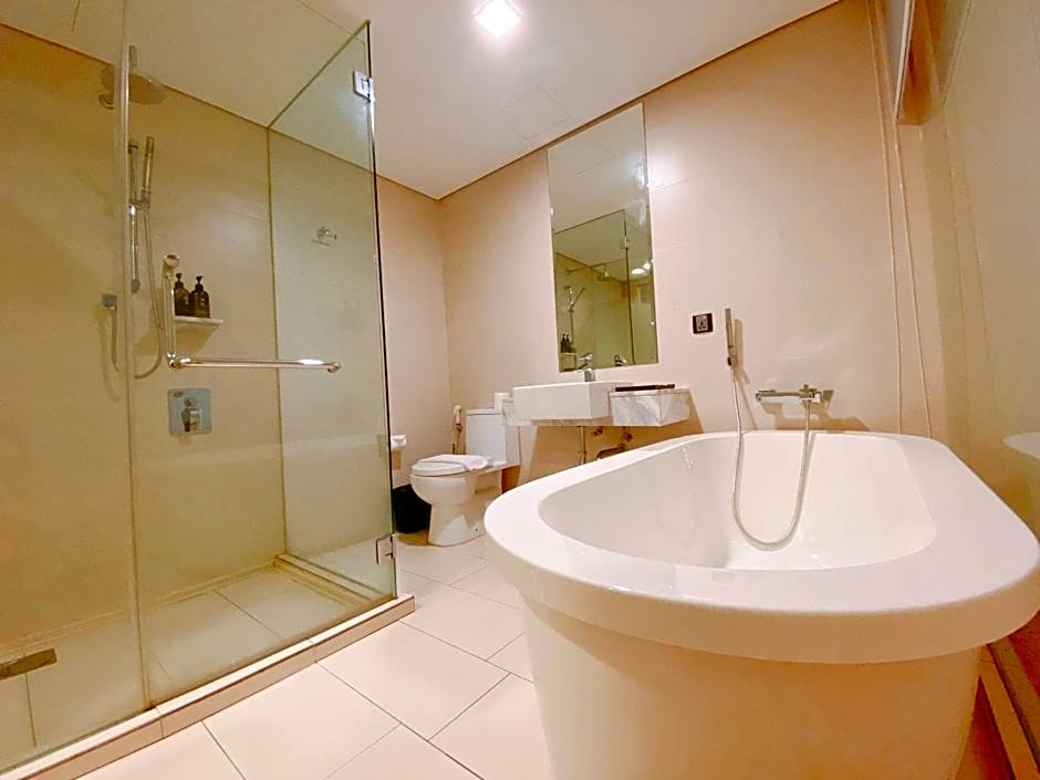 Straits Suite by C Homestay Malacca