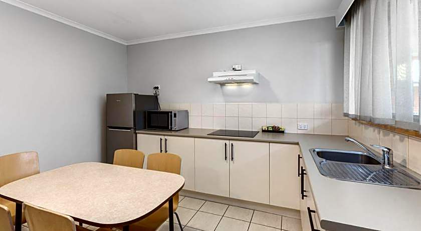 Apollo Bay Motel & Apartments