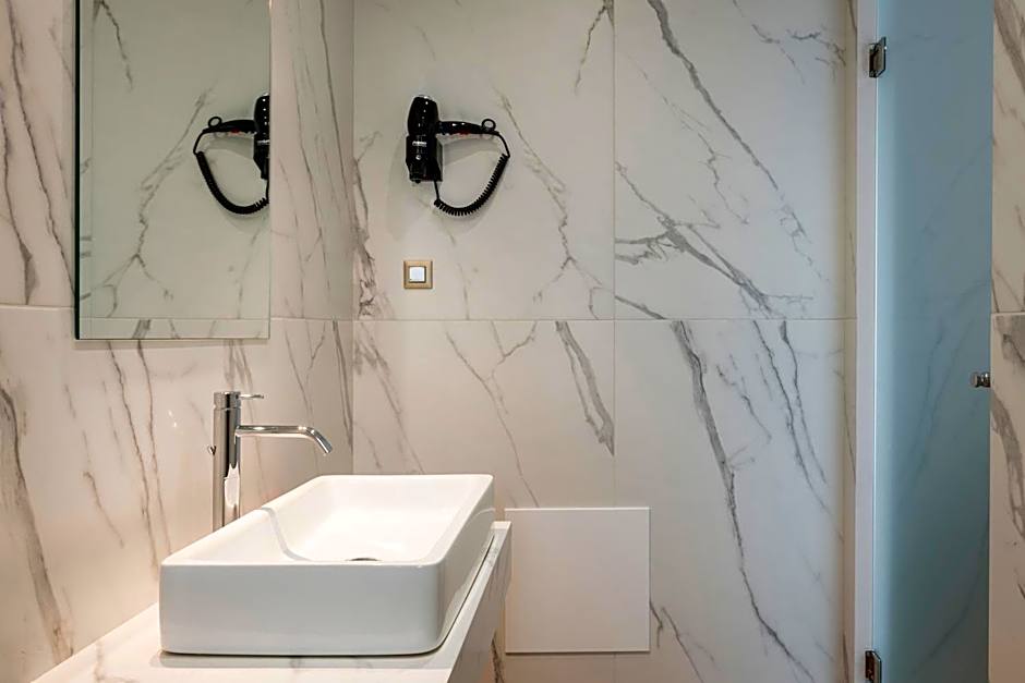 Aequor Luxury Rooms & Apartments