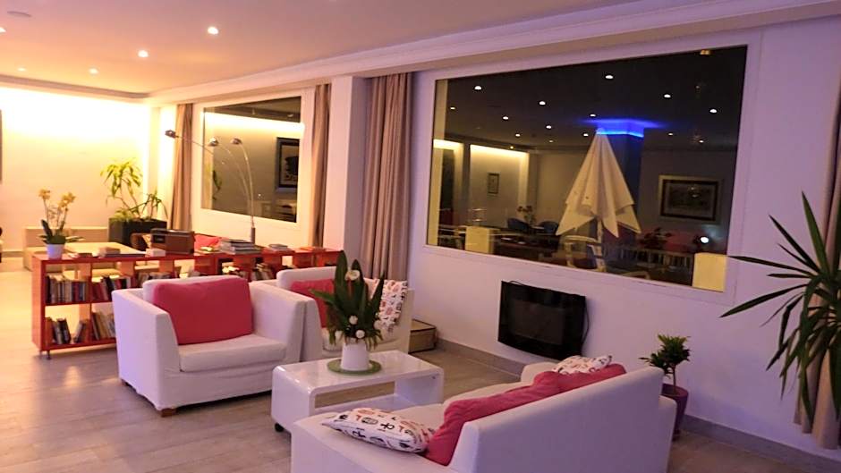 GUYA WAVE HOTEL