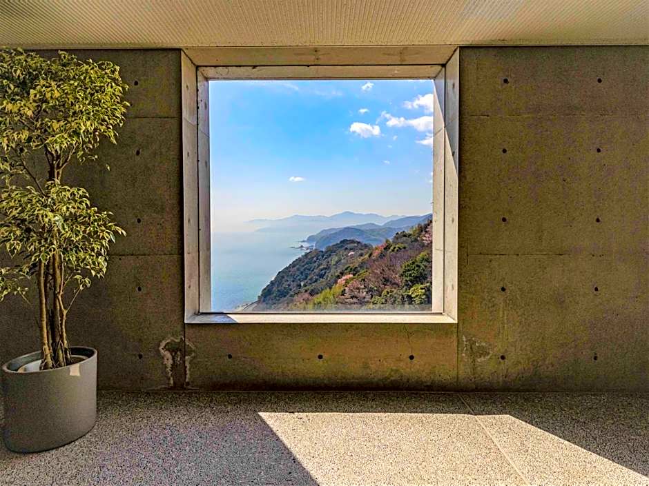 TOTO Seawind Awaji