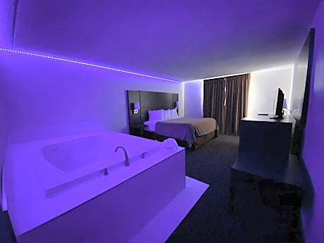 Chicago Club Inn & Suites