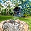 Airlie Beach Eco Cabins - Adults Only