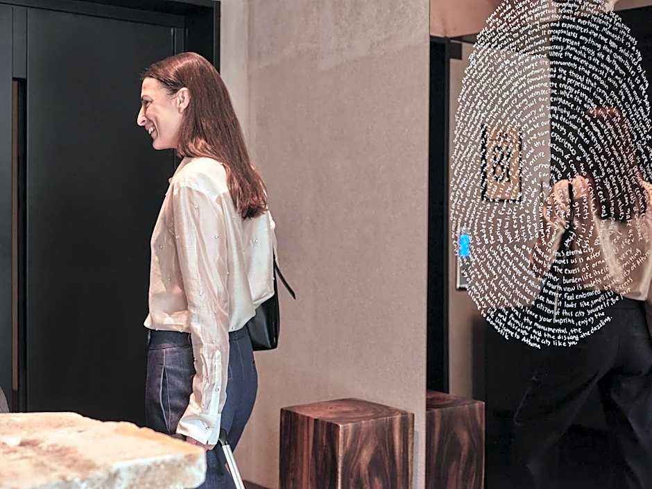 Monastik Living in Athina