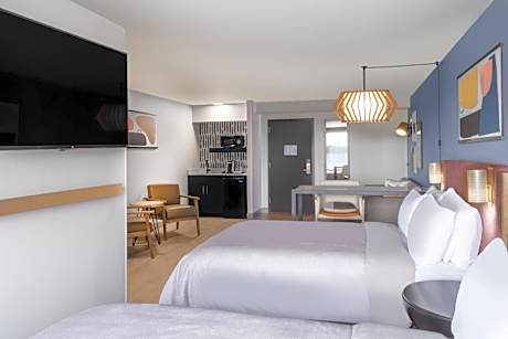 Queen Suite with Two Queen Beds and Mobility Accessible Roll-In Shower