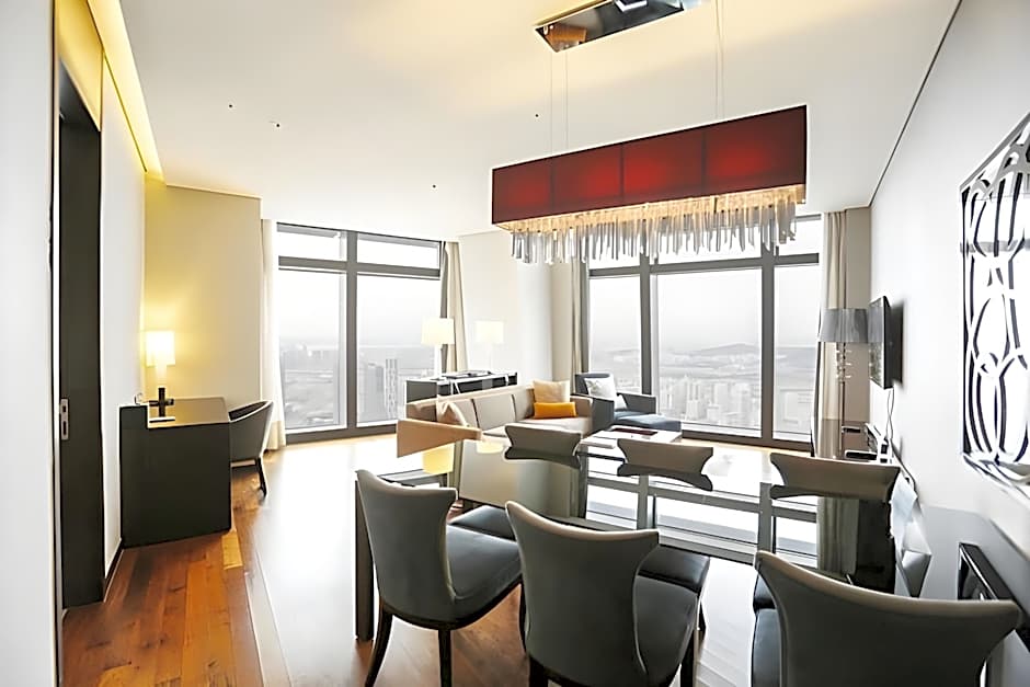 Oakwood Premier Incheon Hotel