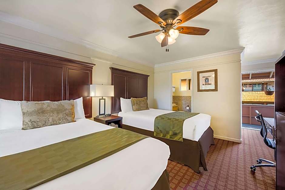 Clarion Collection Carmel Oaks Inn