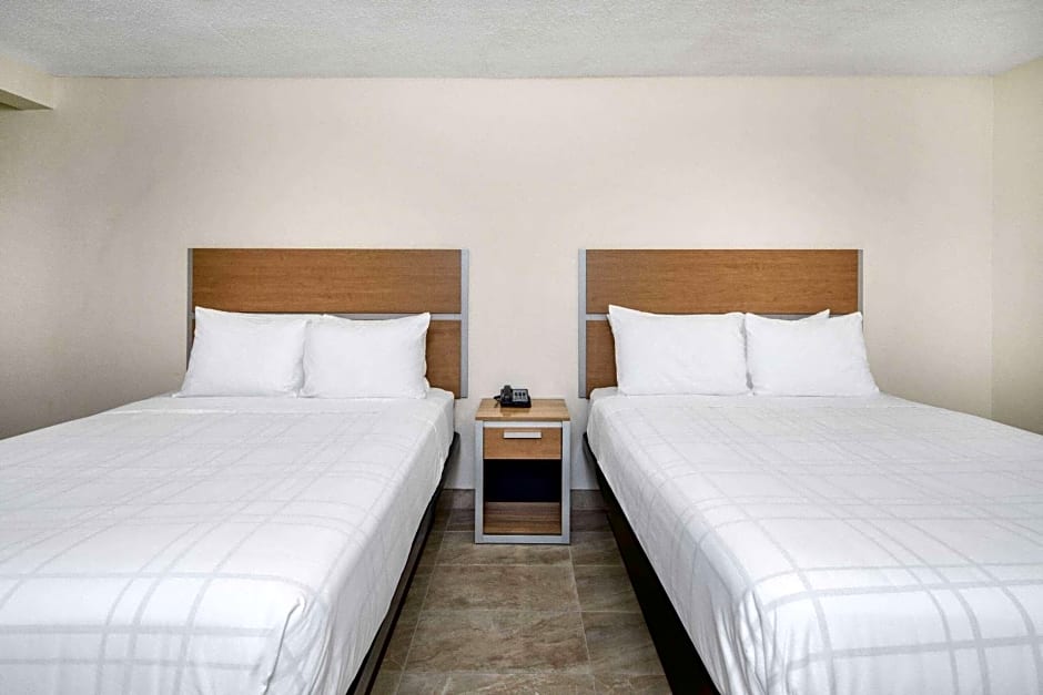 Super 8 by Wyndham Bakersfield CA