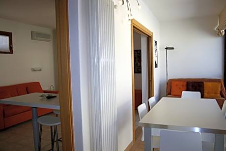 Studio (2 Adults)