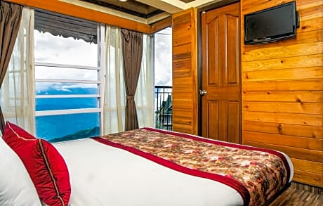 Deluxe Kanchenjunga View Room with Balcony