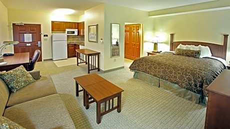 Queen Studio Suite