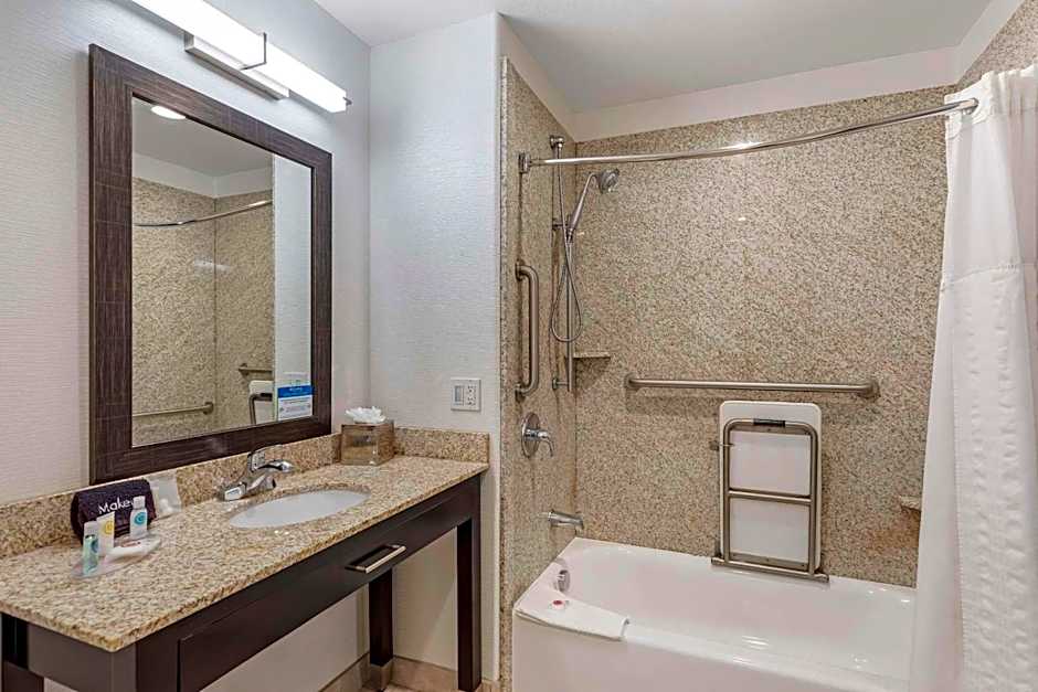 Comfort Inn & Suites Brighton Denver NE Medical Center