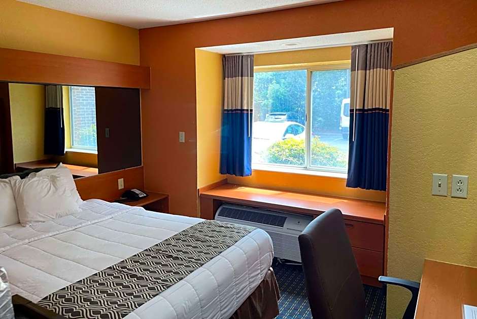 Microtel Inn & Suites by Wyndham Newport News Airport